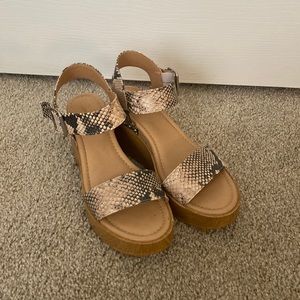 Wedge sandals